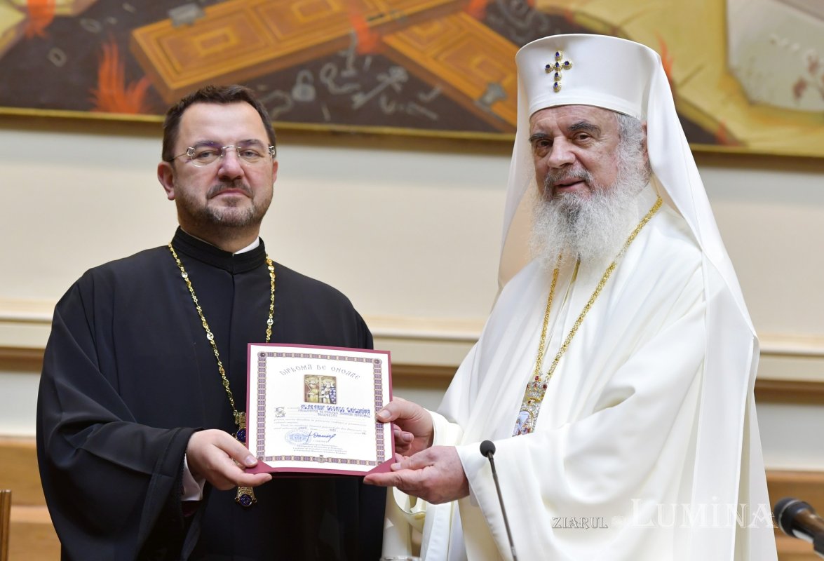 Conferință pastoral-misionară a clericilor prahoveni 332750