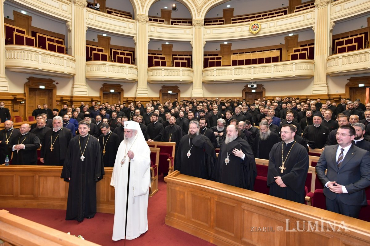 Conferință pastoral-misionară a clericilor prahoveni 332754