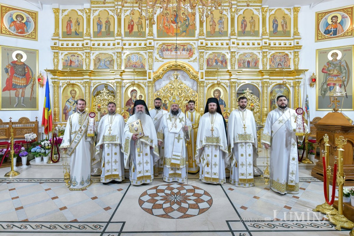 Celebrarea hramului principal al Catedralei Mântuirii Neamului 332970