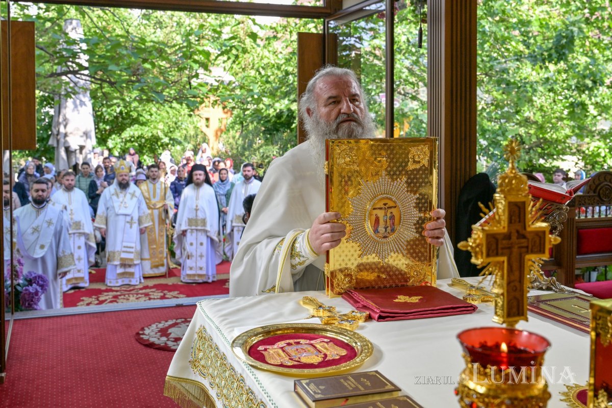 Celebrarea hramului principal al Catedralei Mântuirii Neamului 332973
