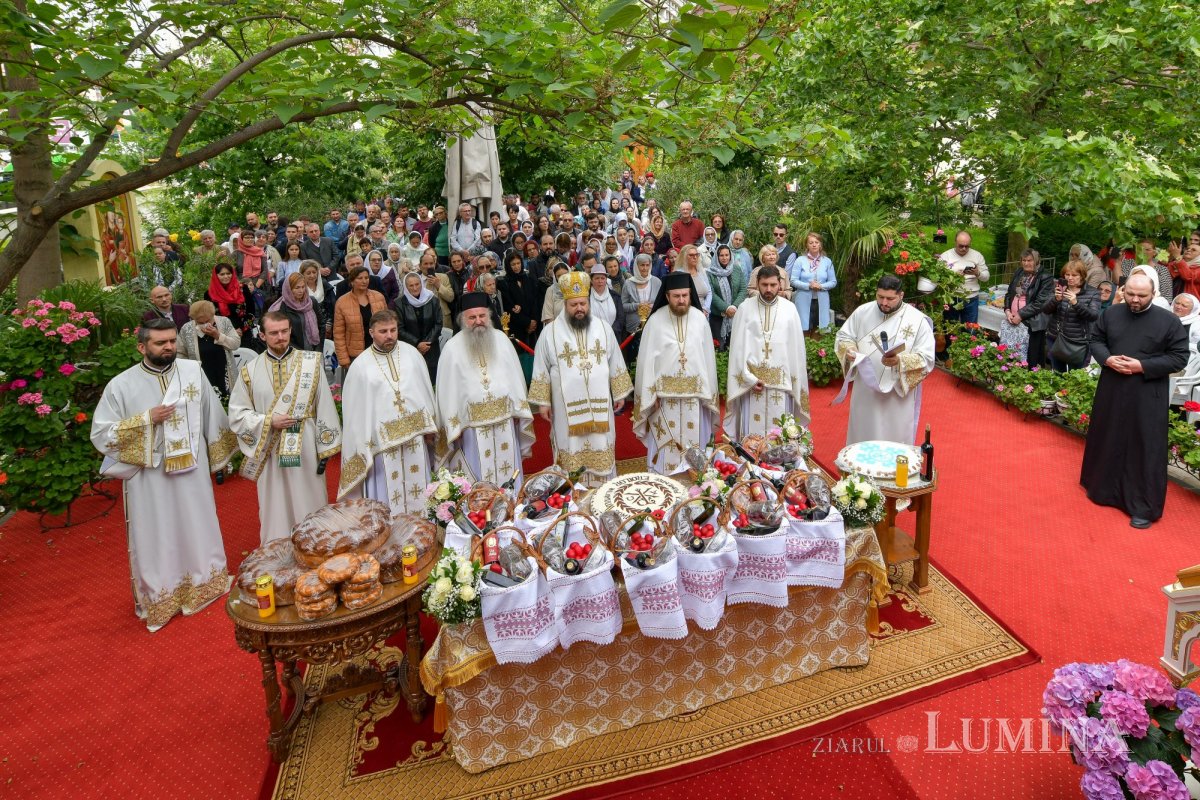 Celebrarea hramului principal al Catedralei Mântuirii Neamului 332984