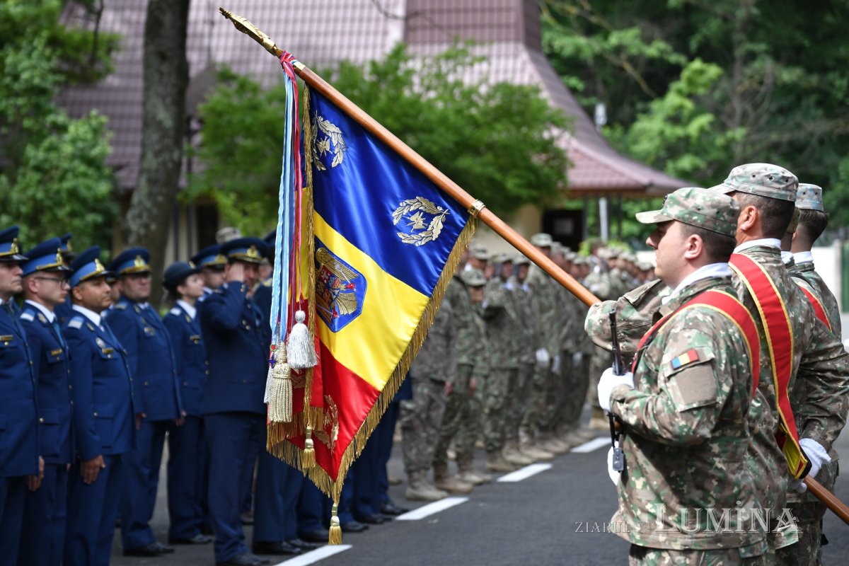 Sărbătoare a demnității și onoarei militare 333084