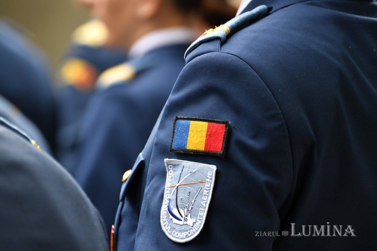 Sărbătoare a demnității și onoarei militare 333095