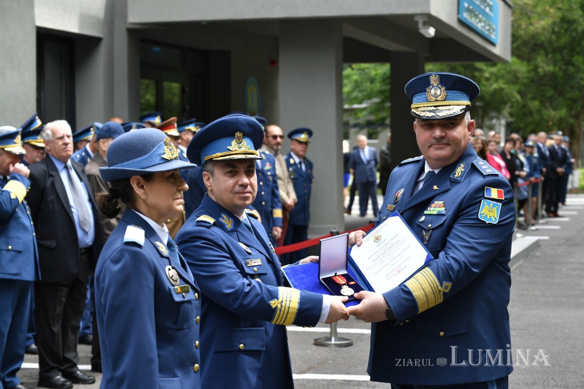 Sărbătoare a demnității și onoarei militare 333097