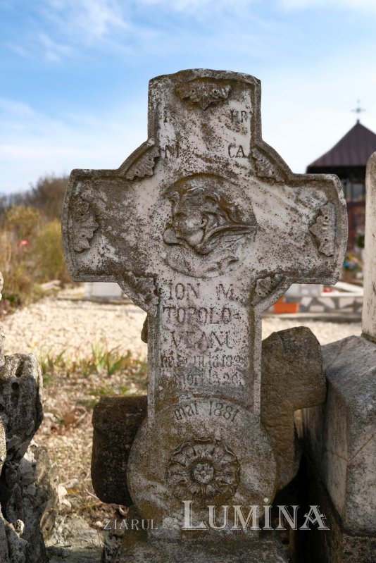 Bisericile tricentenare din Topoloveni 333568