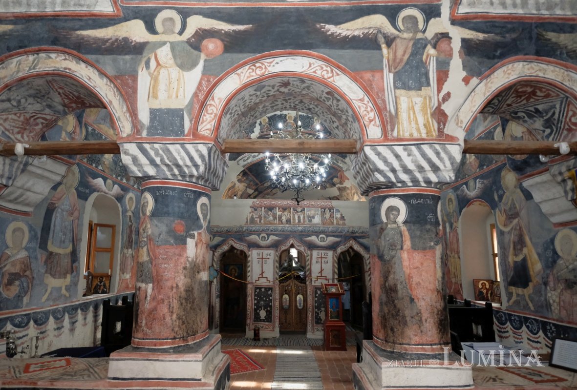 Bisericile tricentenare din Topoloveni 333575