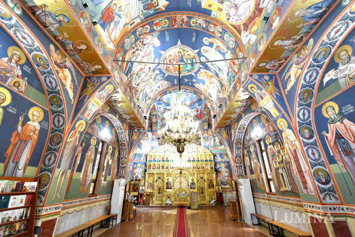 Sclipirile Luminii: Parohia cu hramurile „Pogorârea Duhului Sfânt” şi „Sfântul Nicolae”-Militari din Bucureşti 333755