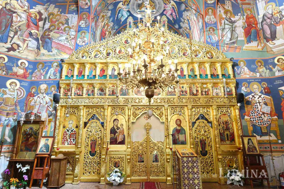 Sclipirile Luminii: Parohia cu hramurile „Pogorârea Duhului Sfânt” şi „Sfântul Nicolae”-Militari din Bucureşti 333756