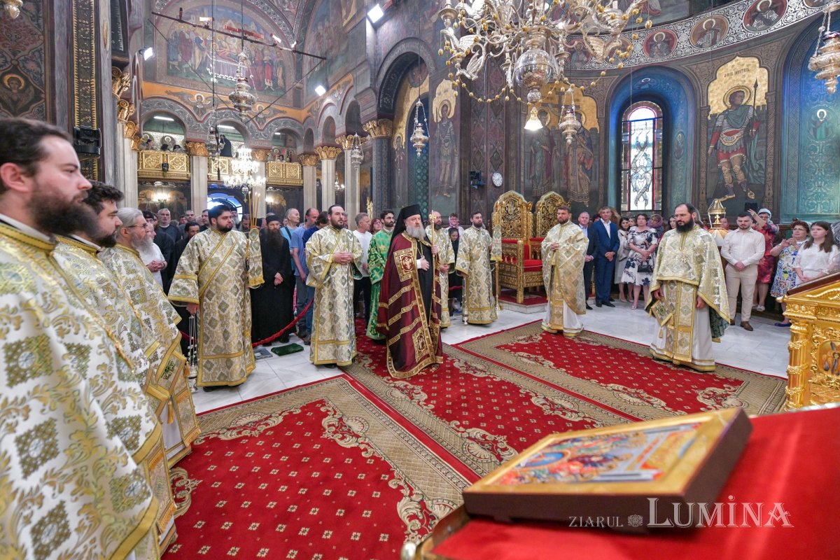Praznicul Cincizecimii la Catedrala Patriarhală din București 333863