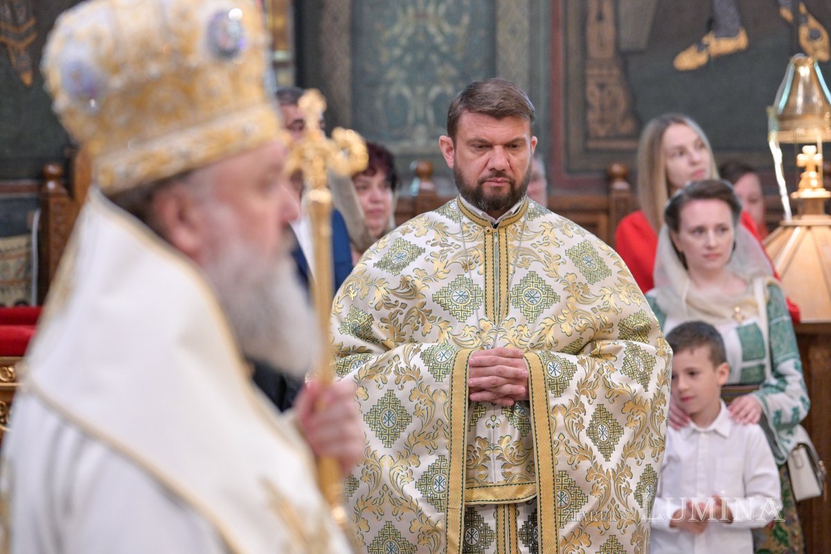 Praznicul Cincizecimii la Catedrala Patriarhală din București 333868