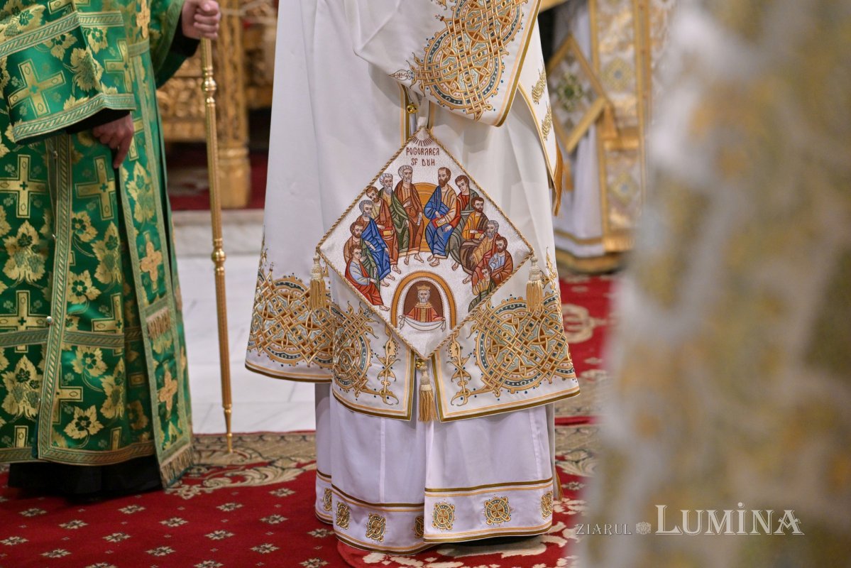 Praznicul Cincizecimii la Catedrala Patriarhală din București 333870