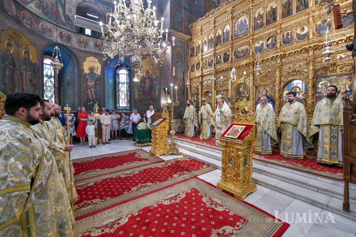Praznicul Cincizecimii la Catedrala Patriarhală din București 333877