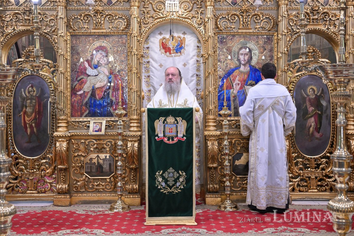 Praznicul Cincizecimii la Catedrala Patriarhală din București 333882