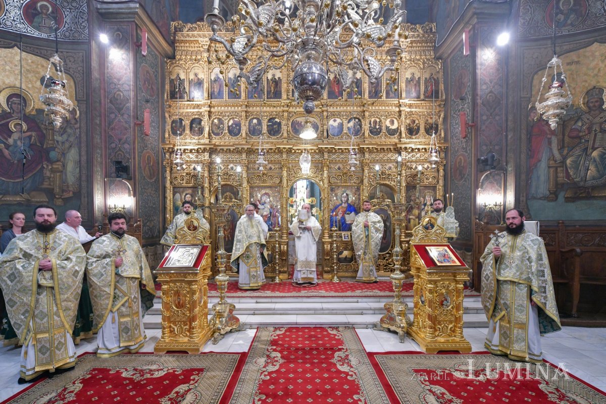 Praznicul Cincizecimii la Catedrala Patriarhală din București 333885