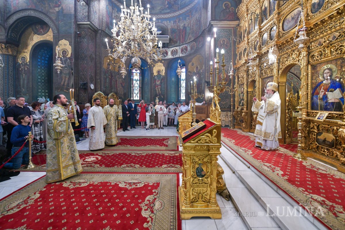 Praznicul Cincizecimii la Catedrala Patriarhală din București 333888