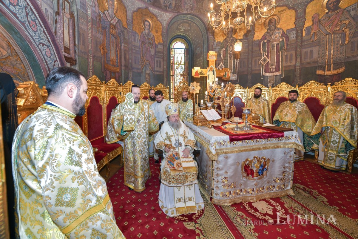 Praznicul Cincizecimii la Catedrala Patriarhală din București 333889