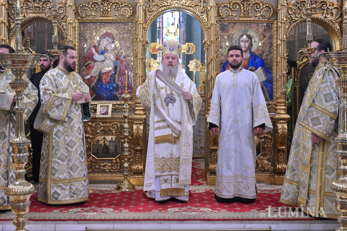 Praznicul Cincizecimii la Catedrala Patriarhală din București 333891