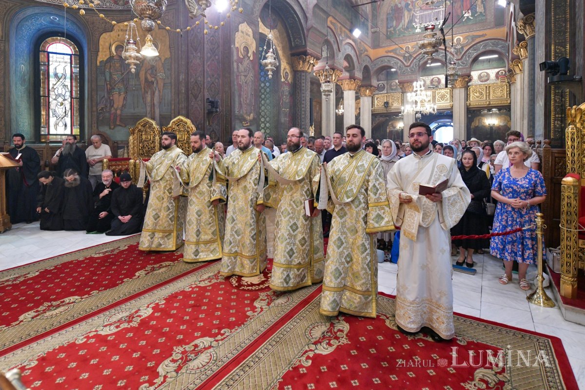 Praznicul Cincizecimii la Catedrala Patriarhală din București 333892