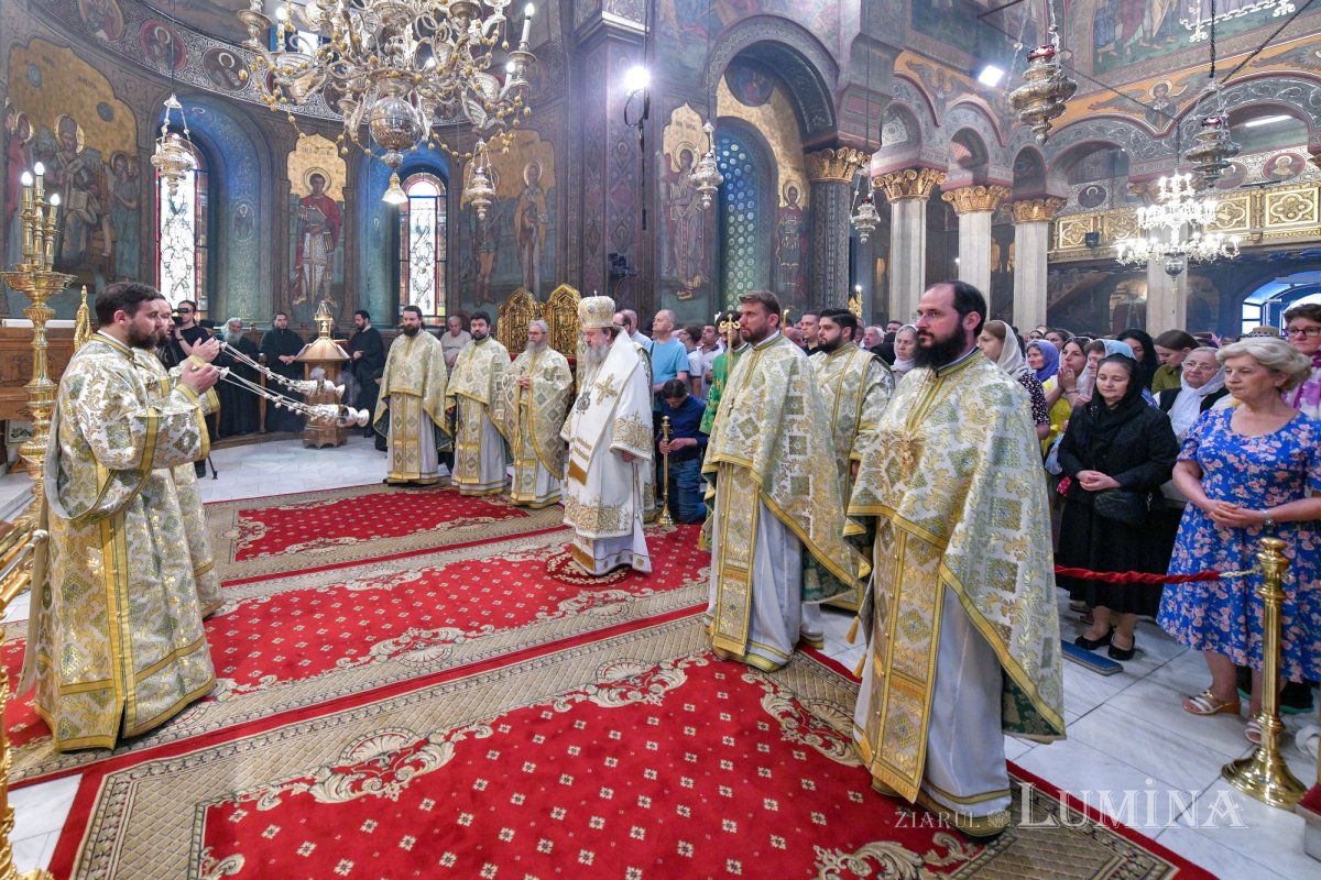 Praznicul Cincizecimii la Catedrala Patriarhală din București 333894