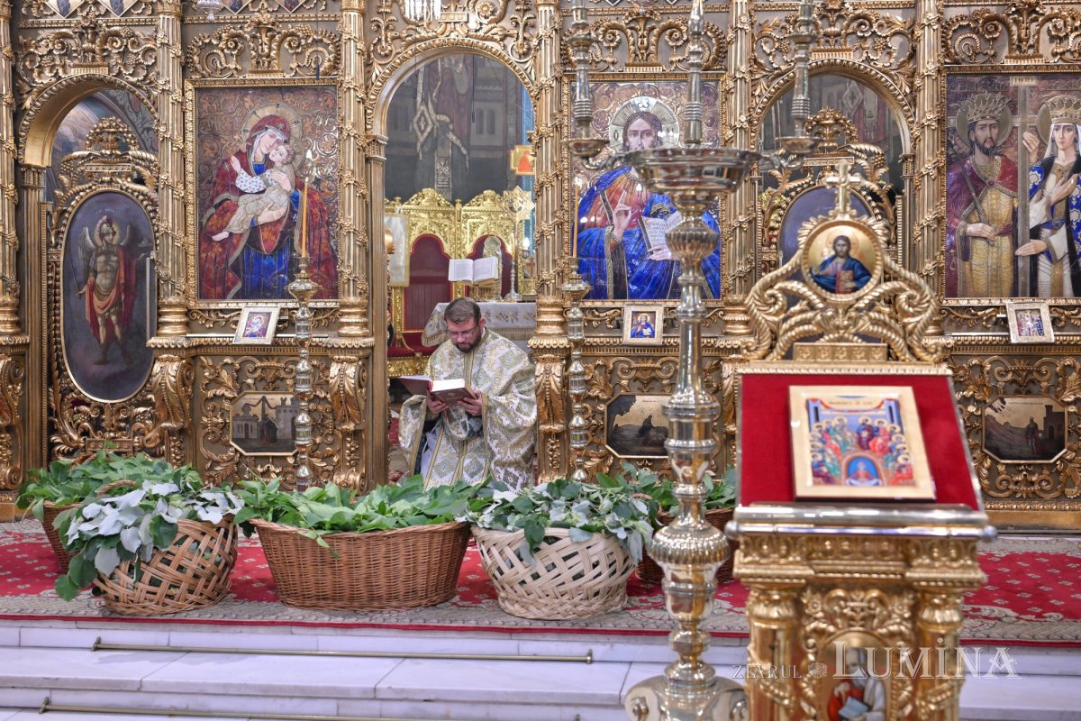 Praznicul Cincizecimii la Catedrala Patriarhală din București 333900