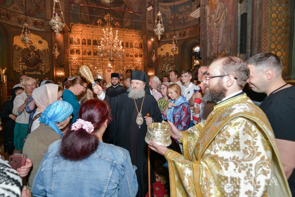 Praznicul Cincizecimii la Catedrala Patriarhală din București 333902