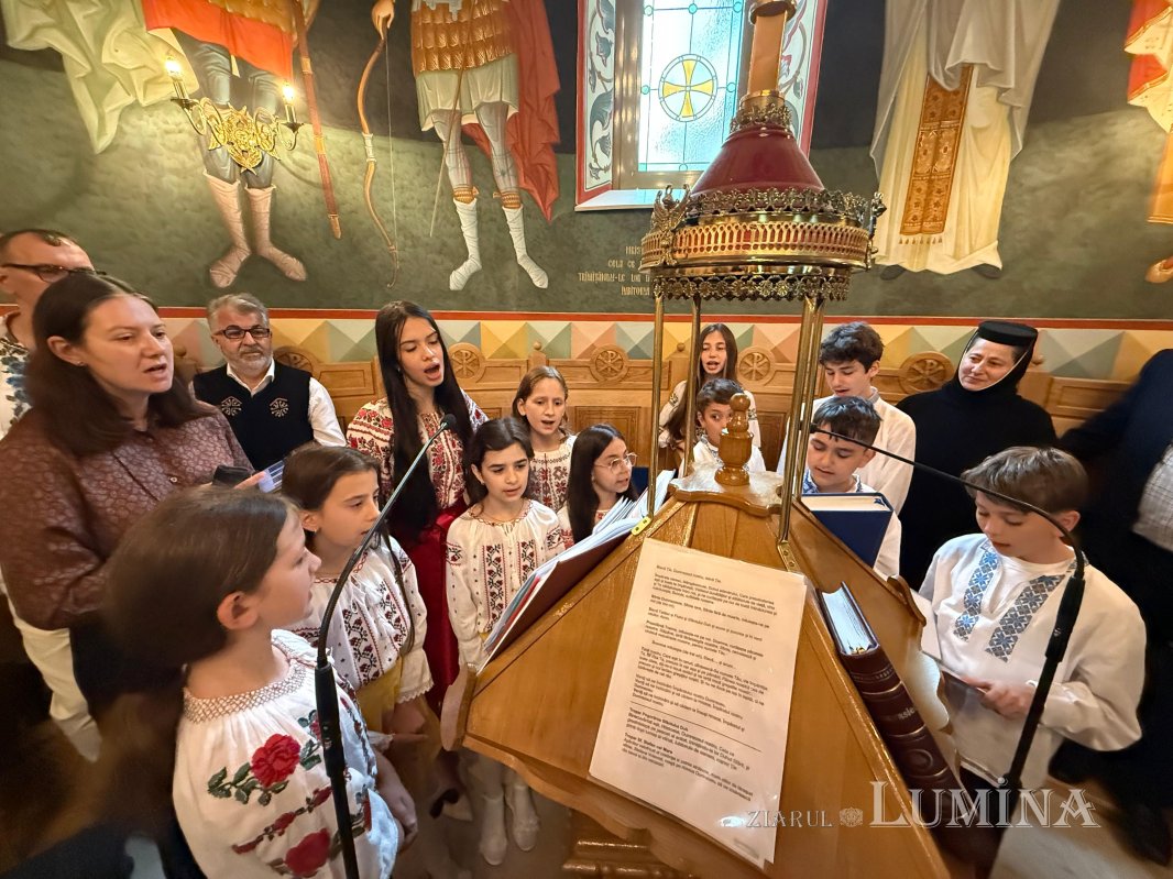 Sfântul Calinic de la Cernica binecuvântează românii din Viena 333934