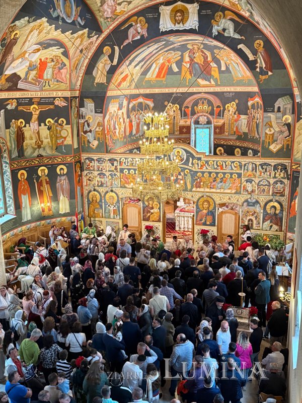 Sfântul Calinic de la Cernica binecuvântează românii din Viena 333935