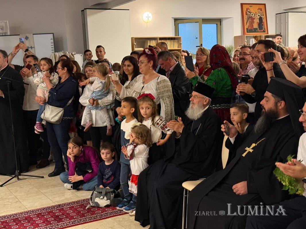 Sfântul Calinic de la Cernica binecuvântează românii din Viena 333937