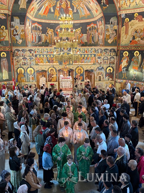 Sfântul Calinic de la Cernica binecuvântează românii din Viena 333938