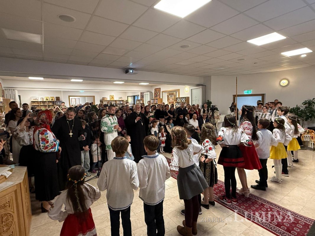 Sfântul Calinic de la Cernica binecuvântează românii din Viena 333939