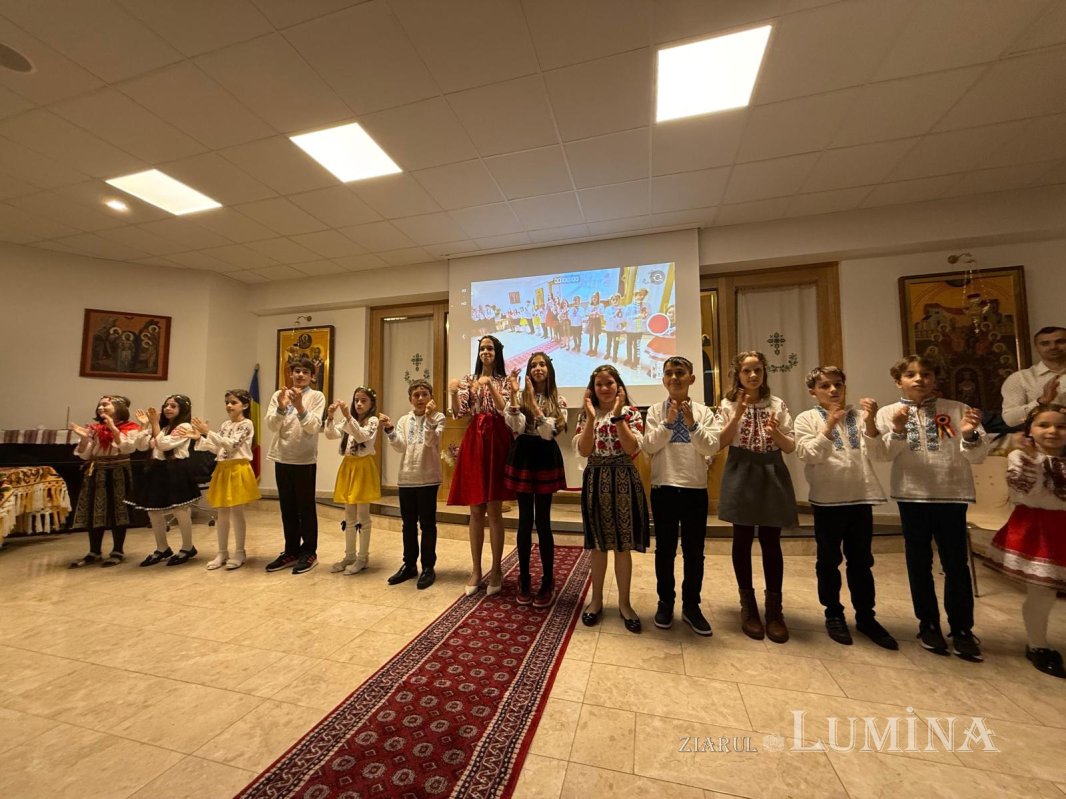 Sfântul Calinic de la Cernica binecuvântează românii din Viena 333941