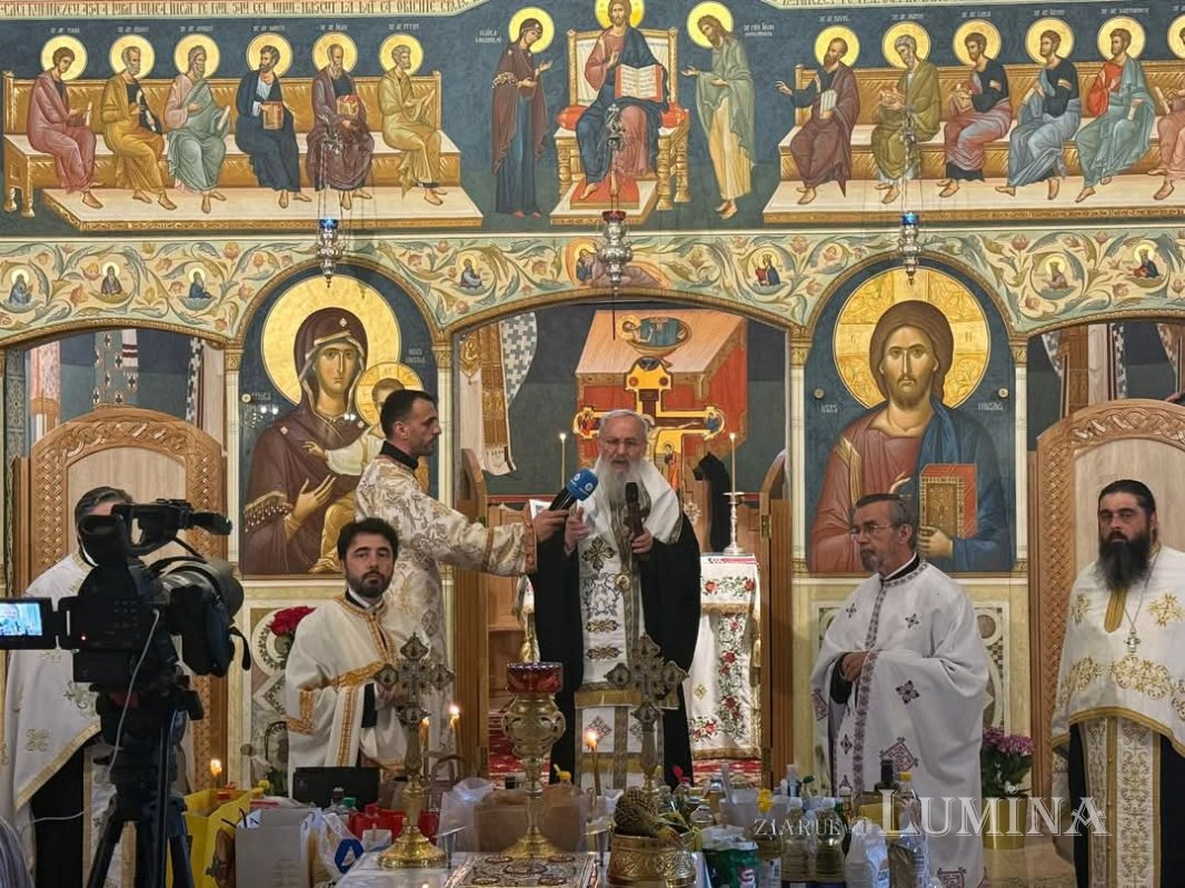 Sfântul Calinic de la Cernica binecuvântează românii din Viena 333942