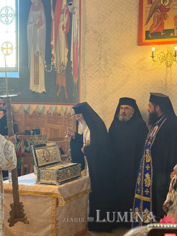 Sfântul Calinic de la Cernica binecuvântează românii din Viena 333943