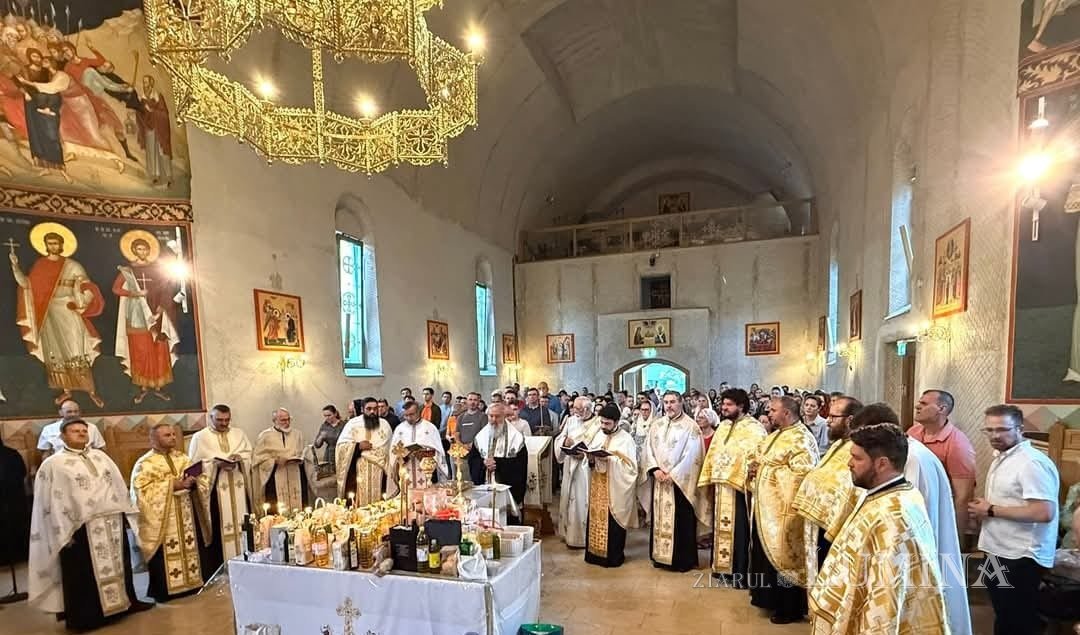 Sfântul Calinic de la Cernica binecuvântează românii din Viena 333944