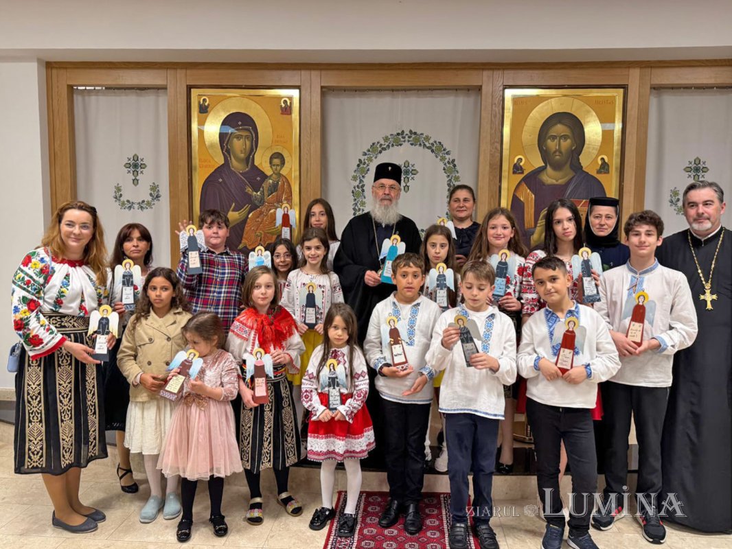 Sfântul Calinic de la Cernica binecuvântează românii din Viena 333949