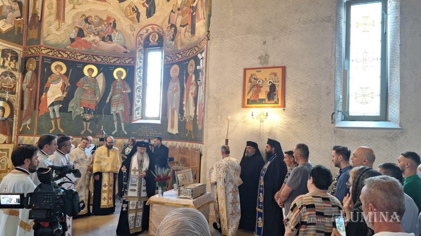 Sfântul Calinic de la Cernica binecuvântează românii din Viena 334404