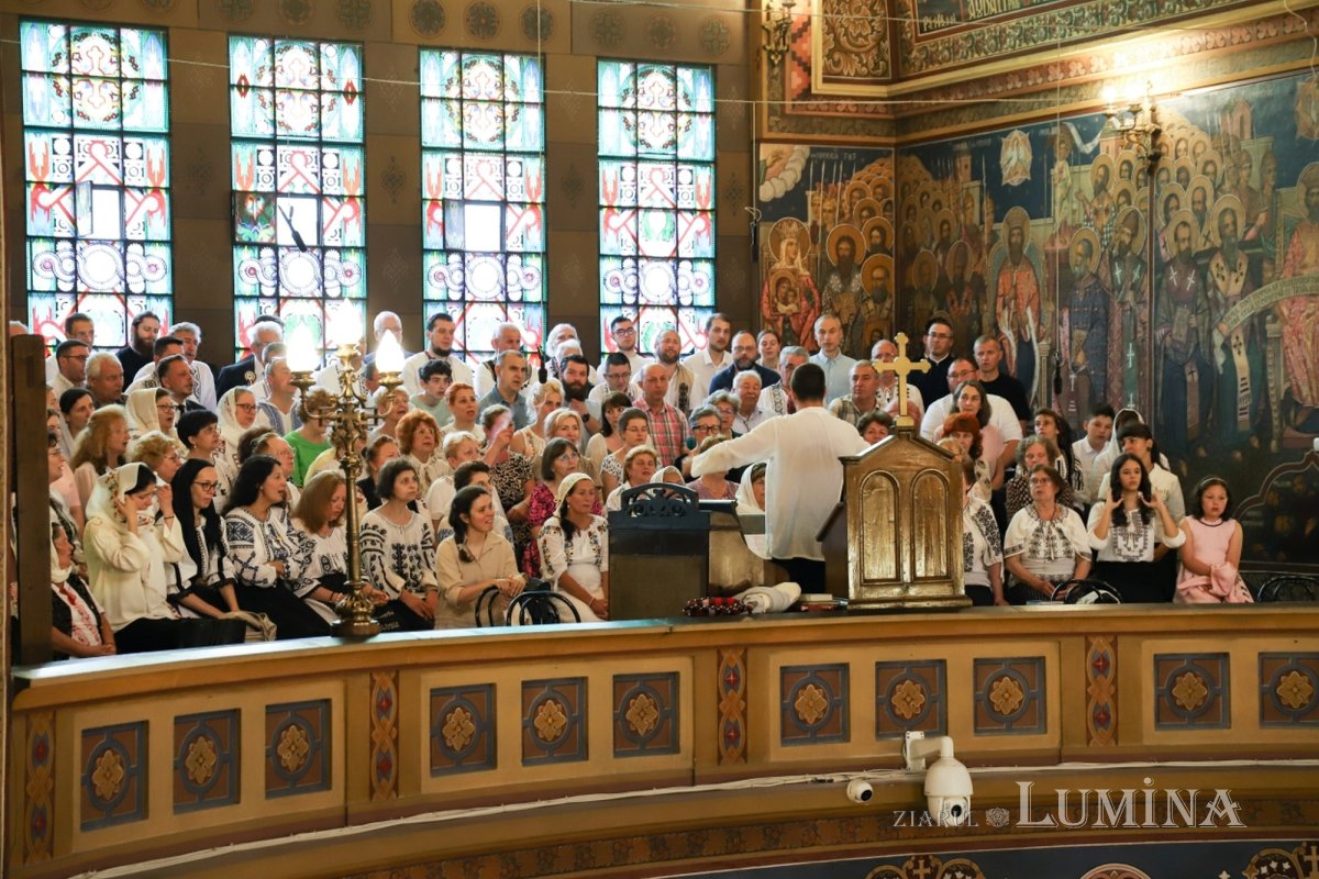 Cinci arhierei au liturghisit la hramul Catedralei Mitropolitane din Sibiu 333979