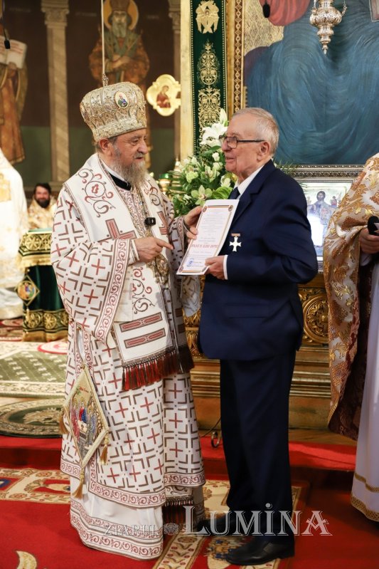 Cinci arhierei au liturghisit la hramul Catedralei Mitropolitane din Sibiu 333988