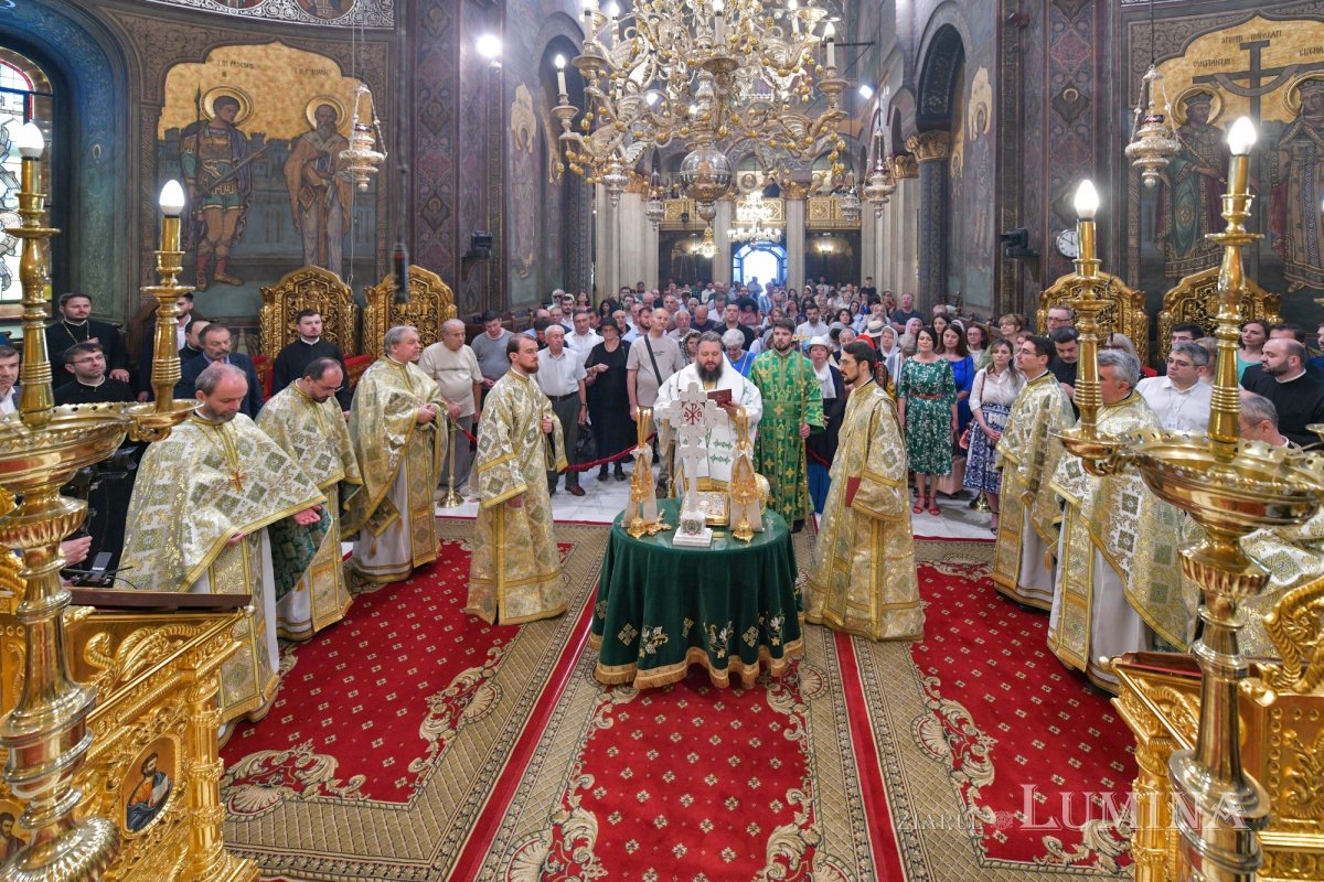 Hramul Centrului de Presă BASILICA al Patriarhiei Române 334013