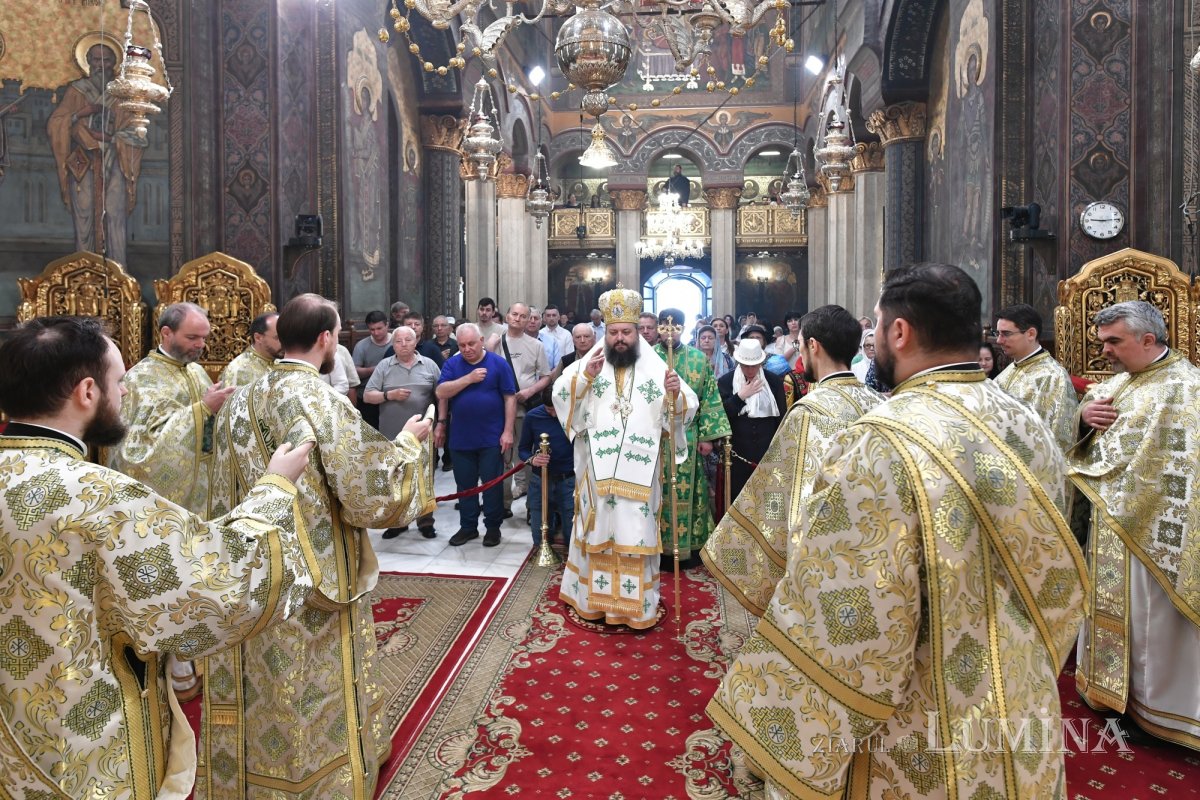 Hramul Centrului de Presă BASILICA al Patriarhiei Române 334071