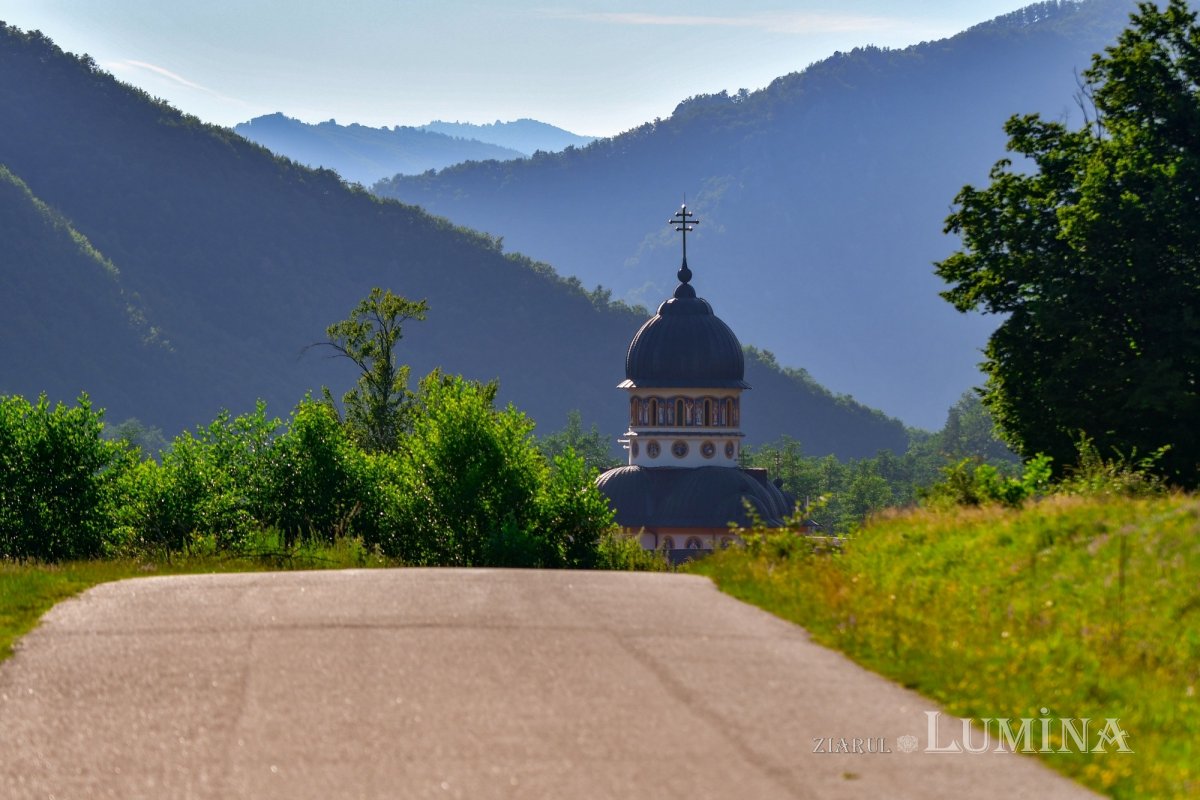 Sclipirile Luminii: Mănăstirea „Sfântul Ioan Iacob Hozevitul” din Ţara Loviştei, judeţul Vâlcea 334470