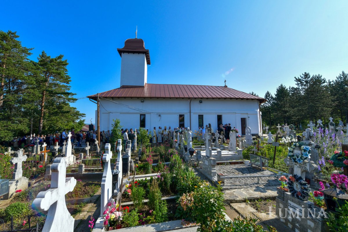 Zi de sărbătoare în satul Plavia din județul Prahova 334640