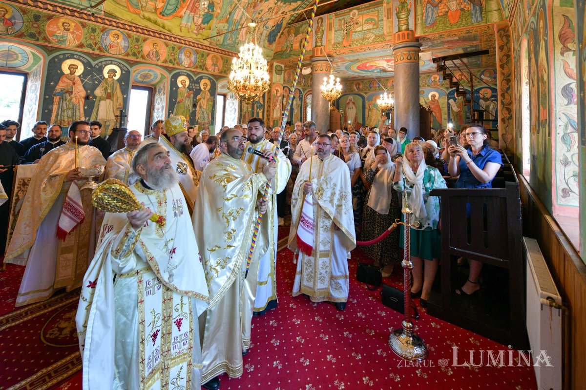 Zi de sărbătoare în satul Plavia din județul Prahova 334645