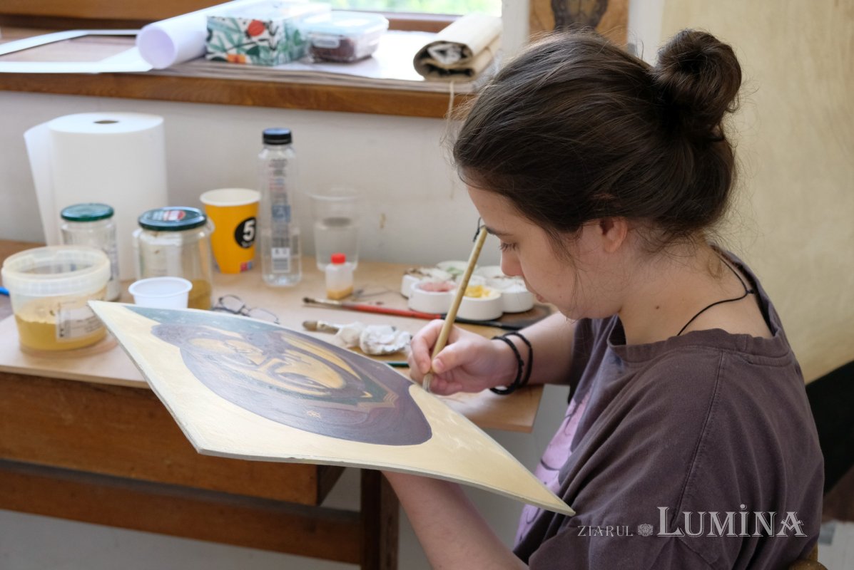 Finalizarea studiilor de Artă Sacră 334940