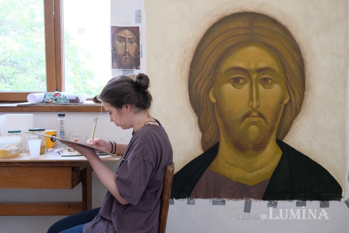 Finalizarea studiilor de Artă Sacră 334941