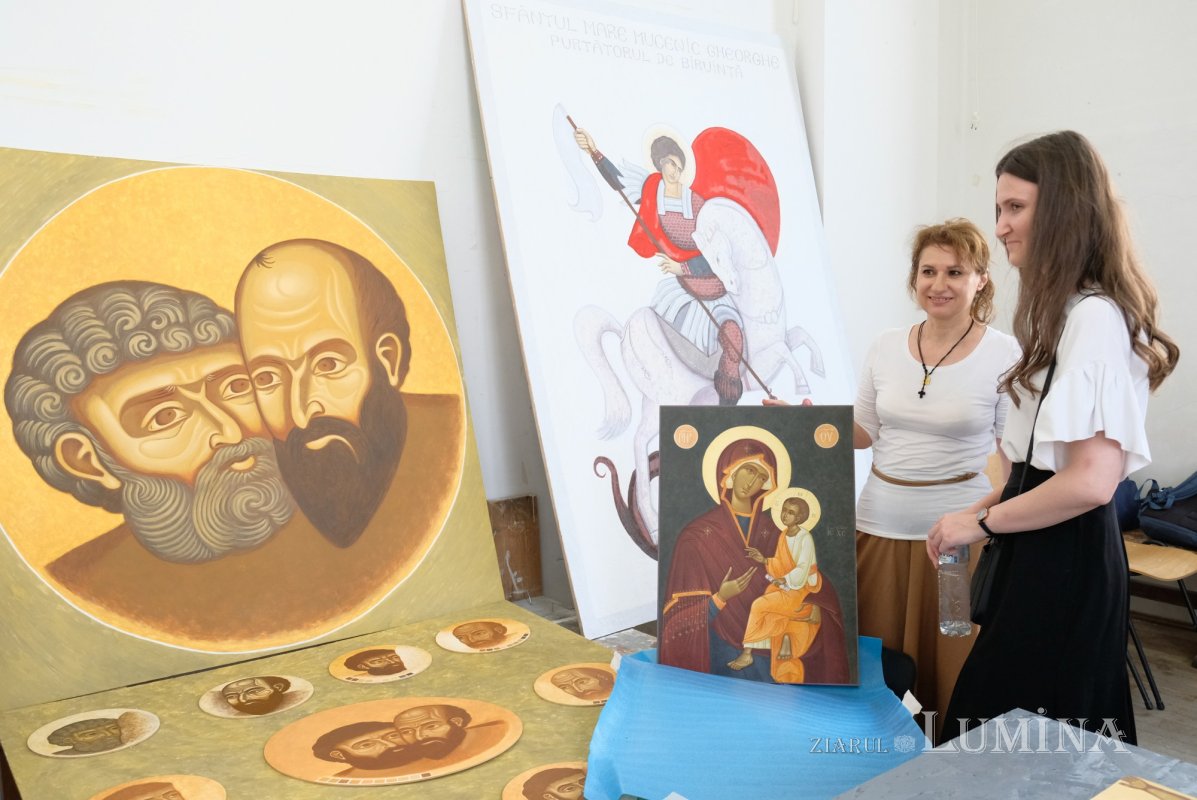 Finalizarea studiilor de Artă Sacră 334943