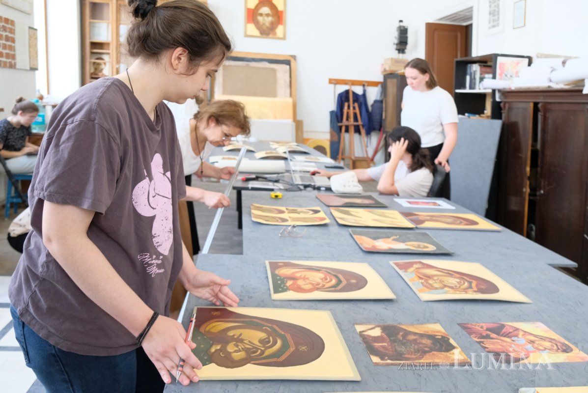 Finalizarea studiilor de Artă Sacră 334948