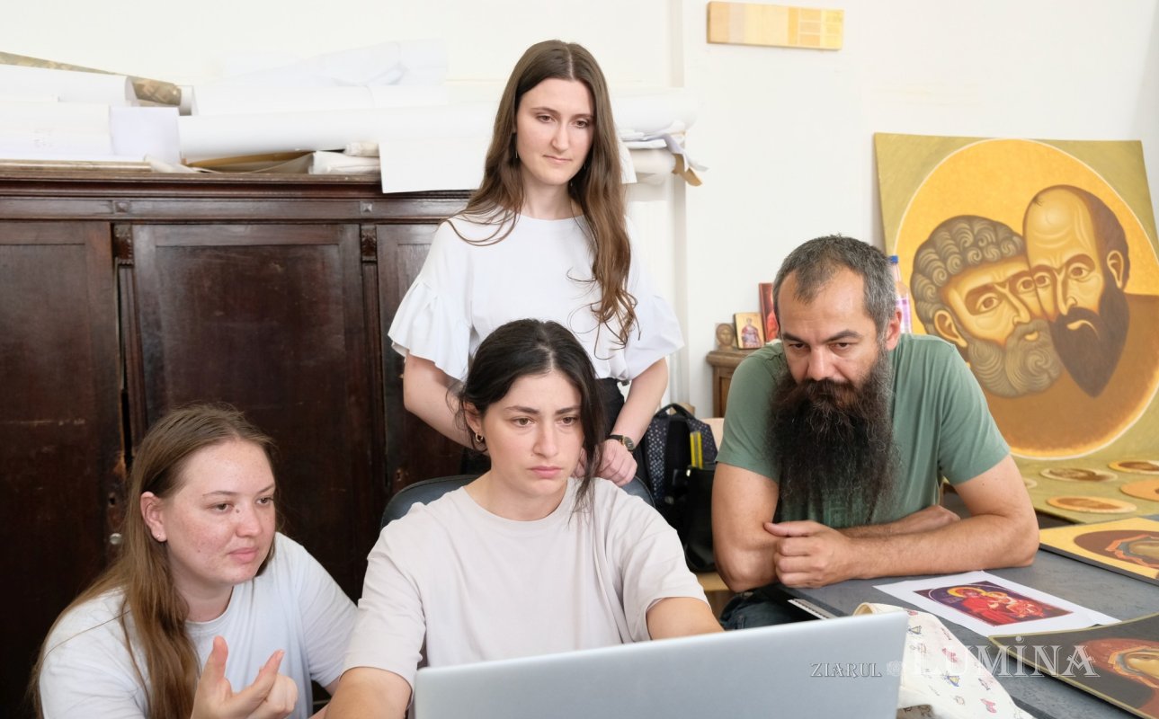 Finalizarea studiilor de Artă Sacră 334952