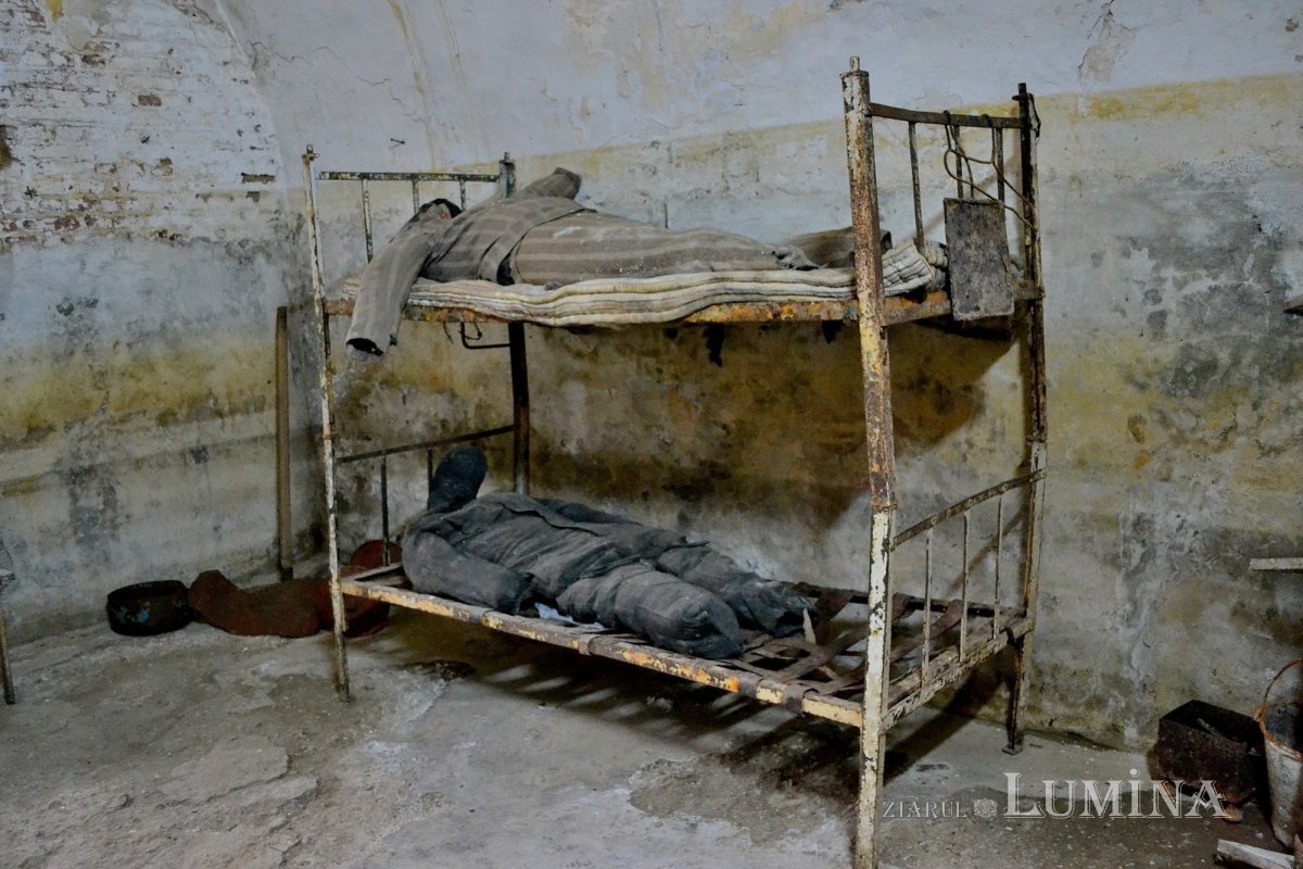 Vorbind cu zâmbetul pe buze despre ororile îndurate 334955