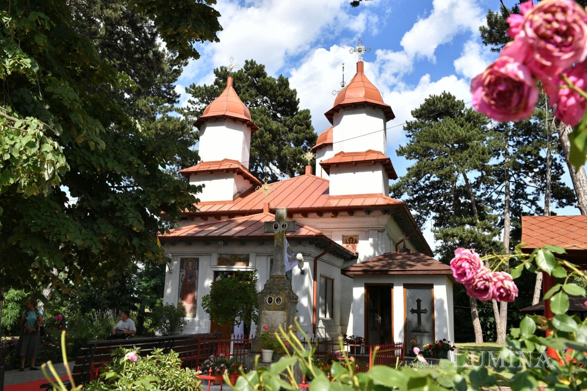 Binecuvântarea Sfântului Sfințit Mucenic Ciprian în Parohia Cocioc 335143